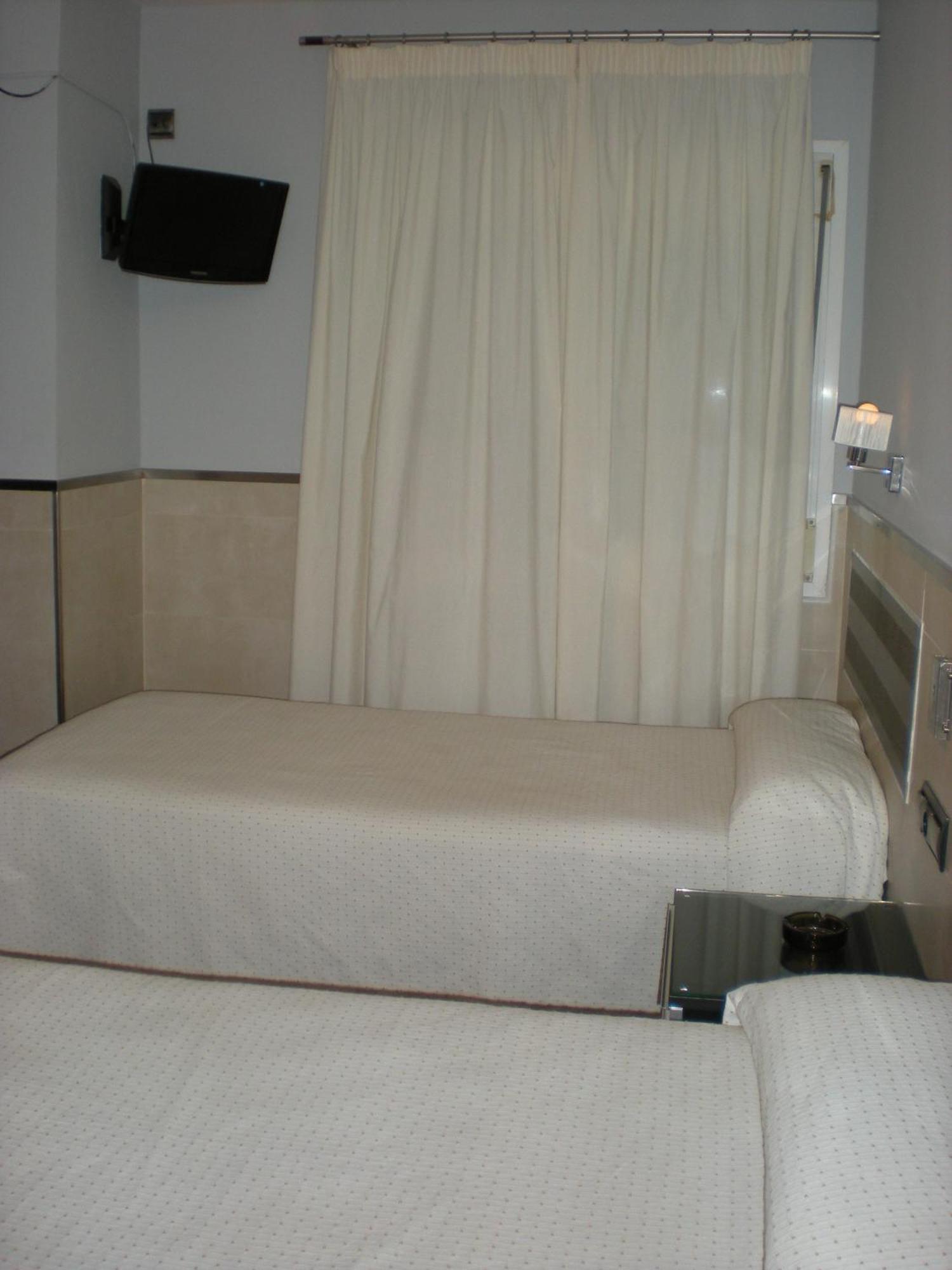 Hostal La Hispanidad Málaga Exterior foto
